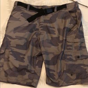 Denali 36 men’s Cargo shorts.